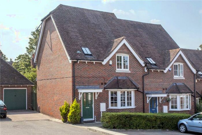 3 Bedroom End Of Terrace House To Rent In Parsonage Bank Eynsford, DA4