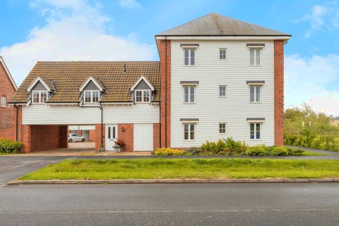 2 Bedroom Flat For Sale In Heron Rise, Wymondham, Norfolk, NR18