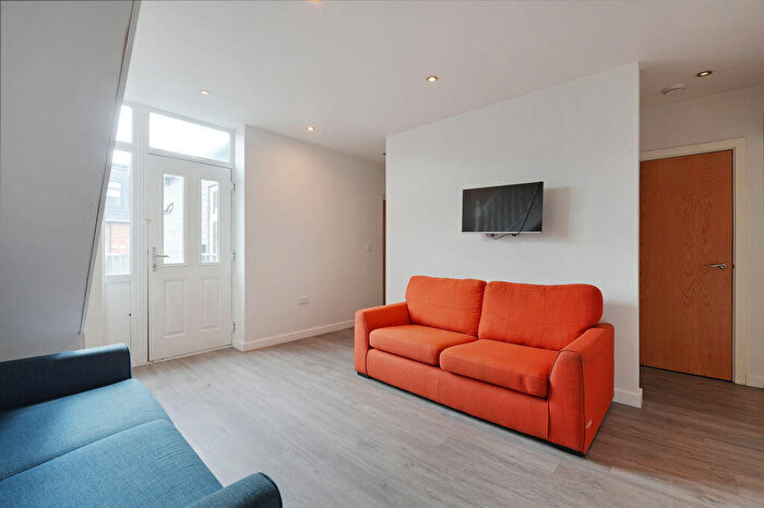 4 Bedroom Flat To Rent In Ecclesall Road, Sheffield, S11