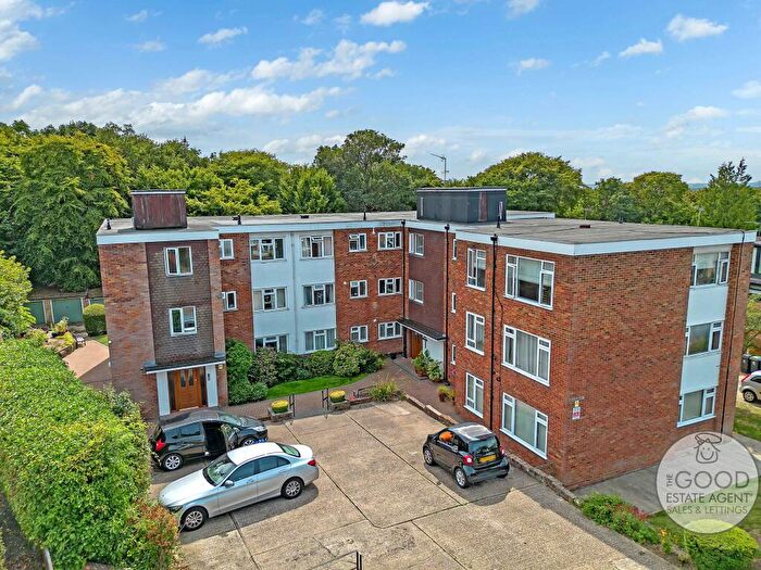 2 Bedroom Flat To Rent In Ardmore Lane, Buckhurst Hill, IG9