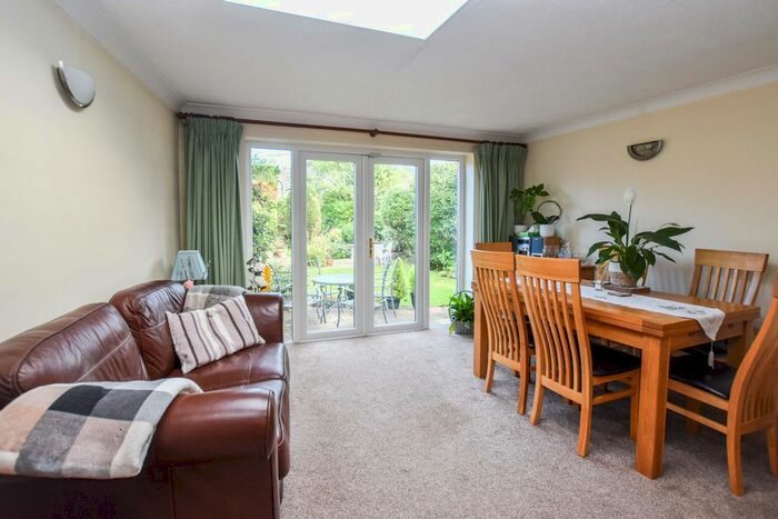 3 Bedroom Bungalow For Sale In Lilford Road, Billericay, Essex CM11