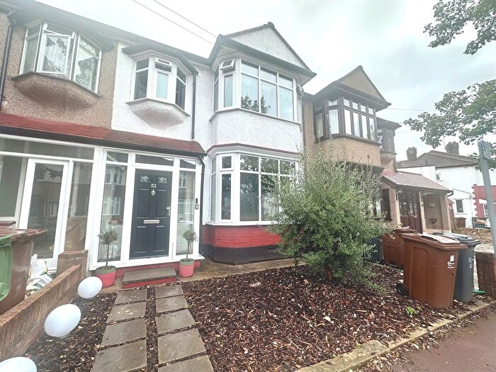 3 Bedroom Terraced House For Sale In Oulton Crescent, Barking, IG11