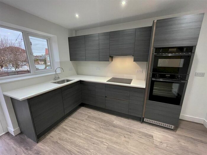 3 Bedroom End Of Terrace House To Rent In Counterpool Road, Kingswood, Bristol, BS15