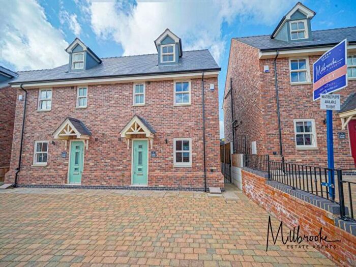 4 Bedroom Semi-Detached House To Rent In Leigh Road, Atherton, M46