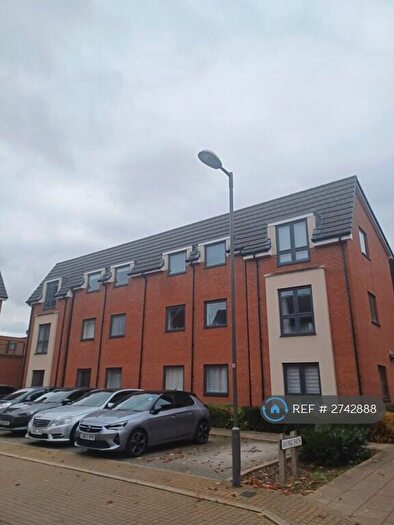2 Bedroom Flat To Rent In Irving Path, Aylesbury, HP19