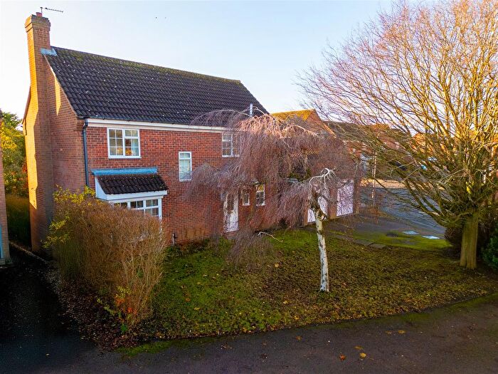 4 Bedroom Detached House For Sale In Webster Road, Aylesbury, HP21