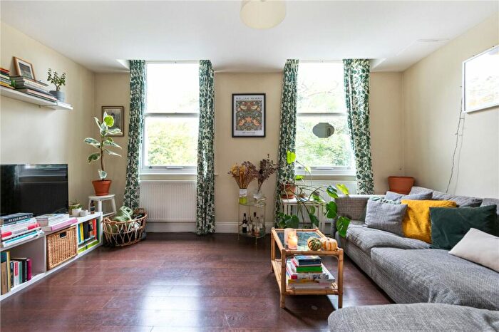 2 Bedroom Apartment To Rent In Evering Road, London, E5