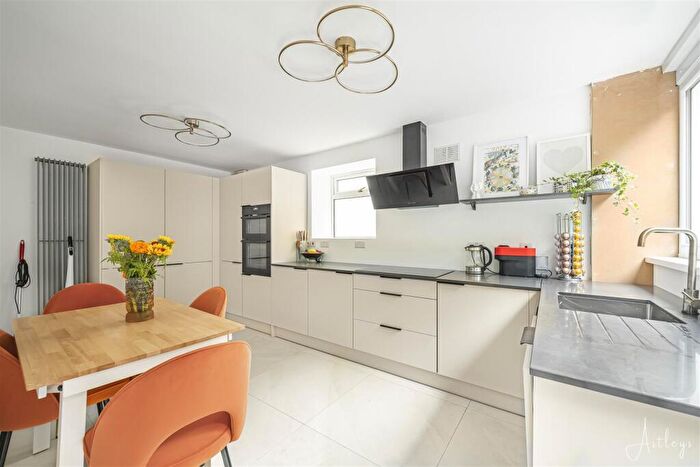 5 Bedroom Detached House For Sale In Newton, Swansea, SA3