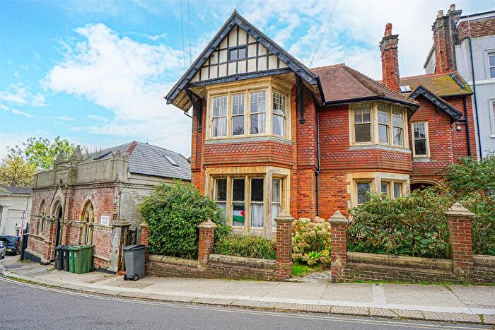 1 Bedroom Flat For Sale In West Hill Road, St. Leonards-On-Sea, TN38