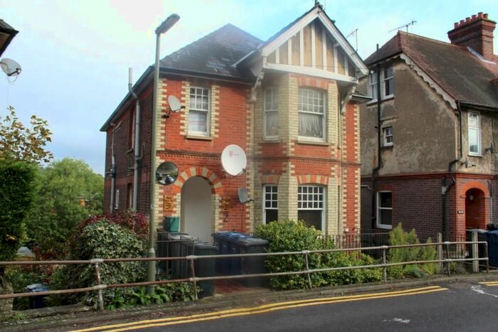 Studio To Rent In Croft Road, Godalming, GU7