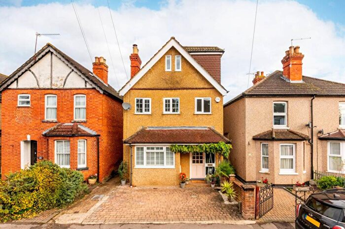 4 Bedroom Detached House For Sale In Alwyn Road, Maidenhead, SL6