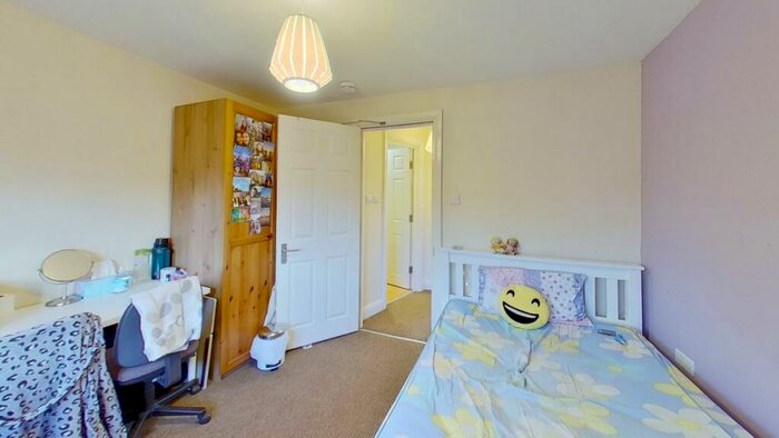 6 Bedroom Semi-Detached House To Rent In Cabell Road, Guildford, GU2