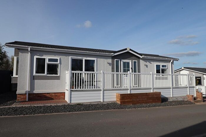 2 Bedroom Park Home For Sale In The Grange, Moorbarns Lane, Lutterworth, LE17