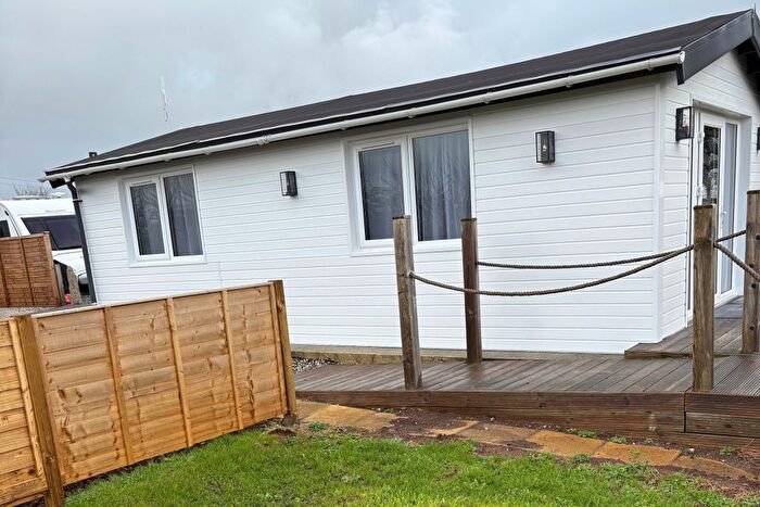 1 Bedroom Chalet To Rent In Parkland, Kingsbridge, TQ7