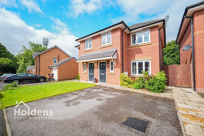 3 Bedroom Semi-Detached House For Sale In Boardman Close, Farington, PR25