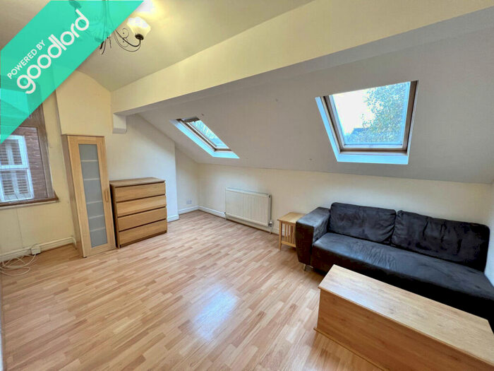 Studio To Rent In Northen Grove, Manchester, M20