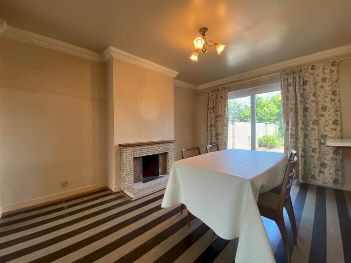 3 Bedroom Semi-Detached House For Sale In Millcroft, Crosby, Liverpool, L23