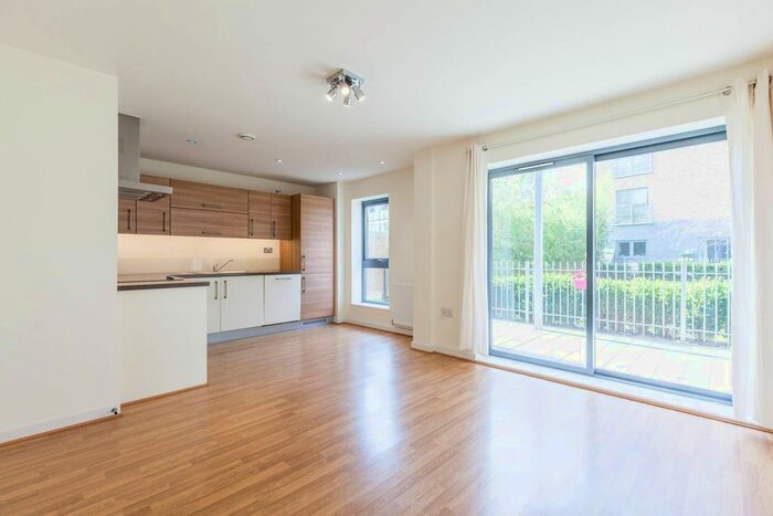1 Bedroom Flat To Rent In Treby Street, Mile End, London, E3