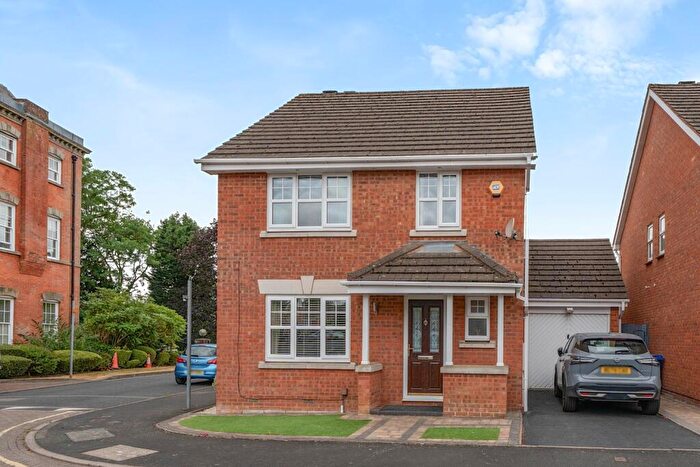 4 Bedroom Detached House For Sale In Batchelor Close, Stourbridge, DY8