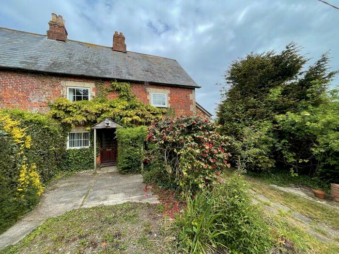 5 Bedroom Semi-Detached House For Sale In Rew Street, Cowes, PO31