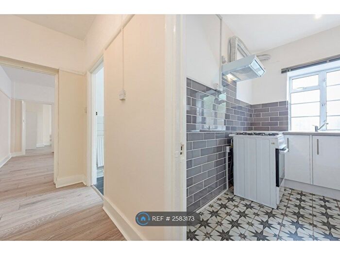 1 Bedroom Flat To Rent In Dover Court, London, SE10