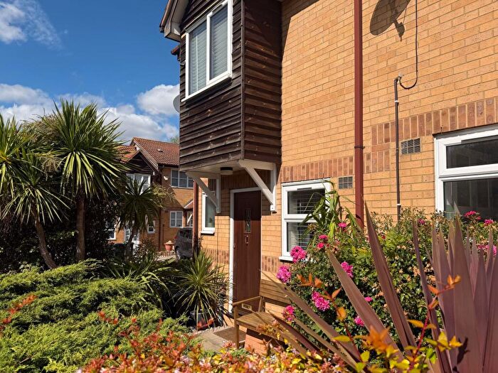 2 Bedroom Property For Sale In Britton Close, London, SE6