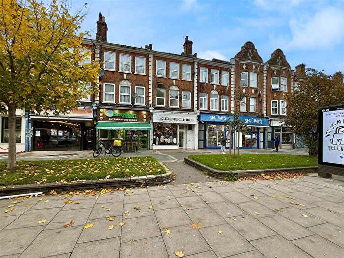 1 Bedroom Flat To Rent In Amhurst Park, Hackney, London, N16