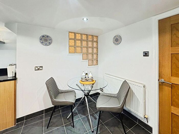 3 Bedroom End Terrace House For Sale In Crown Road, Kenfig Hill, Bridgend, CF33