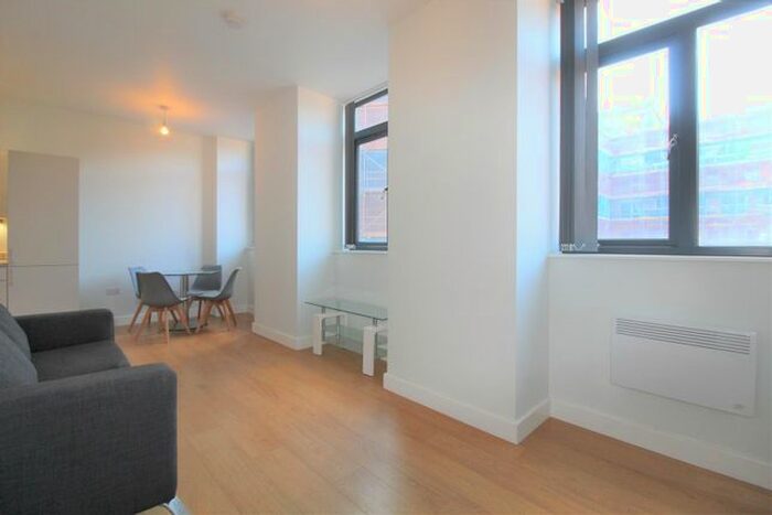 2 Bedroom Flat To Rent In Victoria Riverside, Goodman Street, LS10