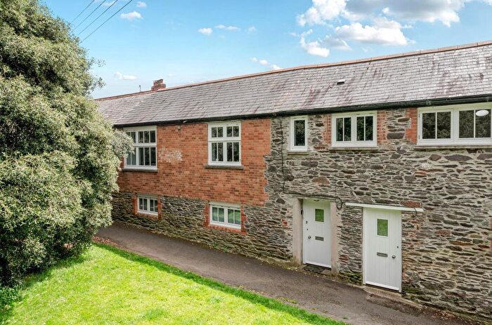 2 Bedroom Flat For Sale In Church Walk, Dulverton, Somerset, TA22
