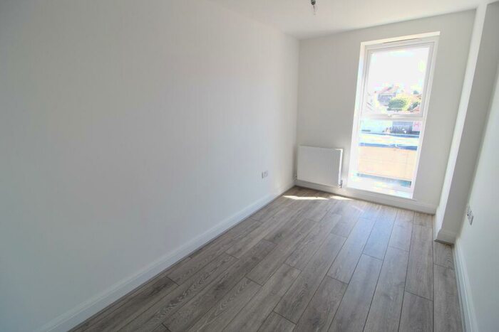 2 Bedroom Apartment To Rent In Viscount House, Rochford Road, Southend-on-Sea, SS2