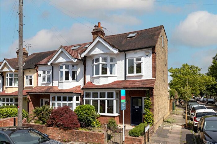 4 Bedroom End Of Terrace House For Sale In Coval Road, East Sheen, SW14