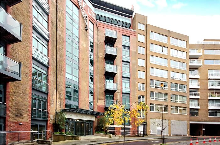 3 Bedroom Flat To Rent In Tea Trade Wharf, Shad Thames, London, SE1