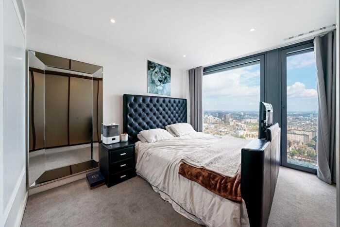 2 Bedroom Apartment To Rent In Chronicle Tower, B City Road, London, EC1V