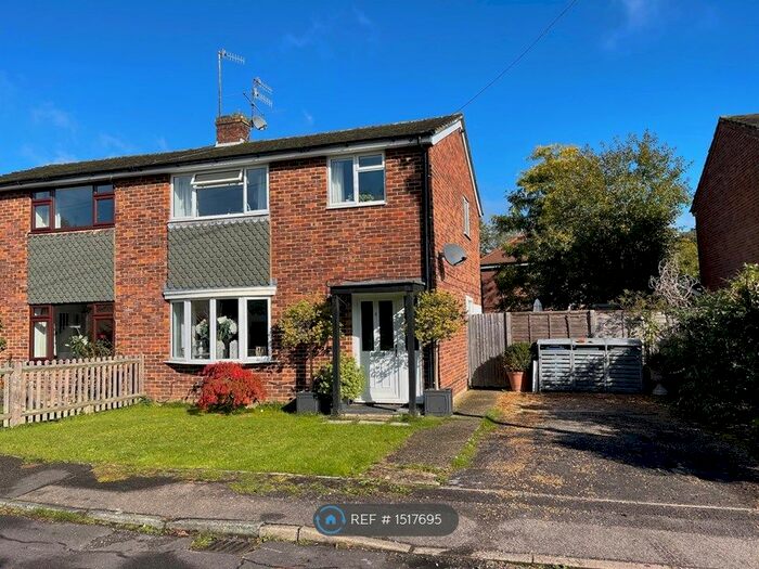 3 Bedroom Semi-Detached House To Rent In Pitfold Close, Haslemere, GU27