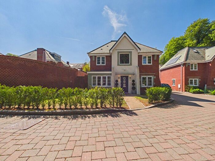 5 Bedroom Detached House For Sale In Trinity Circle, High Wycombe, HP11