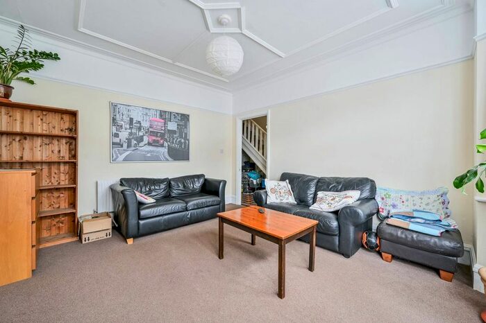 4 Bedroom Flat To Rent In Kilmartin Avenue, Norbury, London, SW16