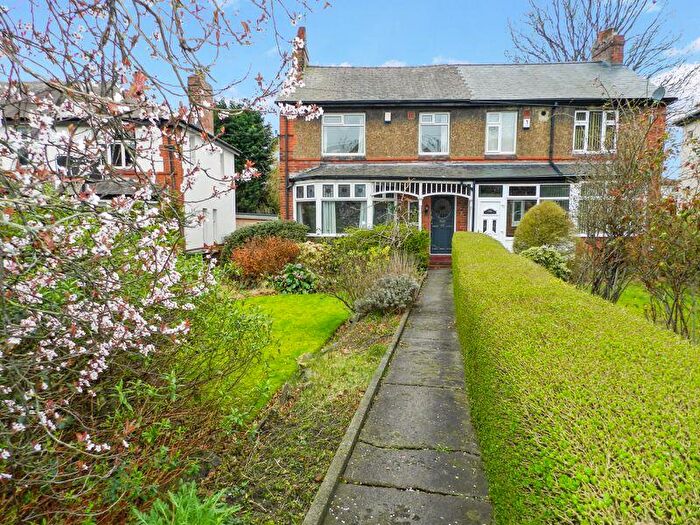 3 Bedroom Semi-Detached House To Rent In Broomfield Crescent, Leeds, LS6