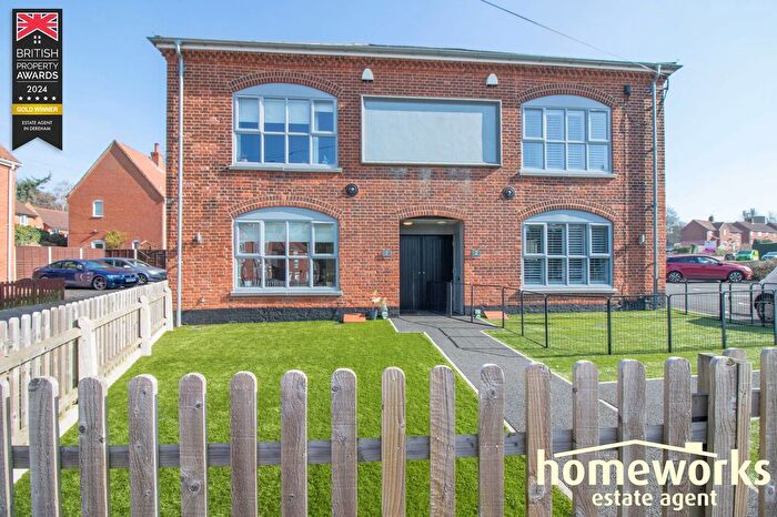 3 Bedroom Semi-Detached House For Sale In Vincent Court, Dereham, NR19