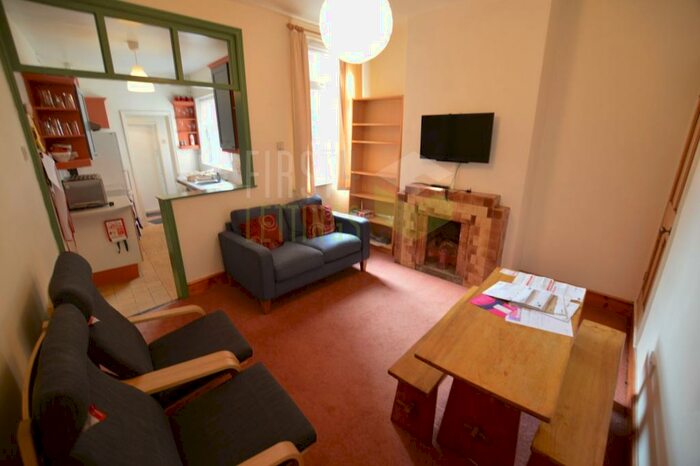 3 Bedroom Terraced House To Rent In Lorne Road, Leicester, LE2