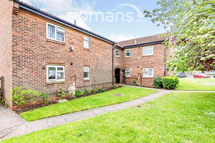 2 Bedroom Flat To Rent In Heron Wood Road, Aldershot, GU12