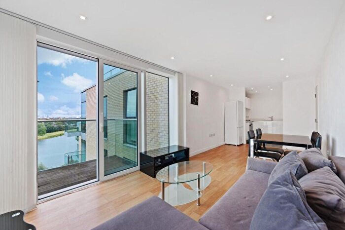 1 Bedroom Flat To Rent In Goodchild Road, Waterside Apartments Goodchild Road, N4