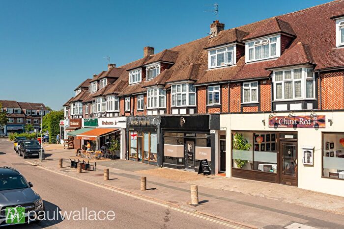 3 Bedroom Flat For Sale In Bradmore Green, Brookmans Park, Hatfield, AL9