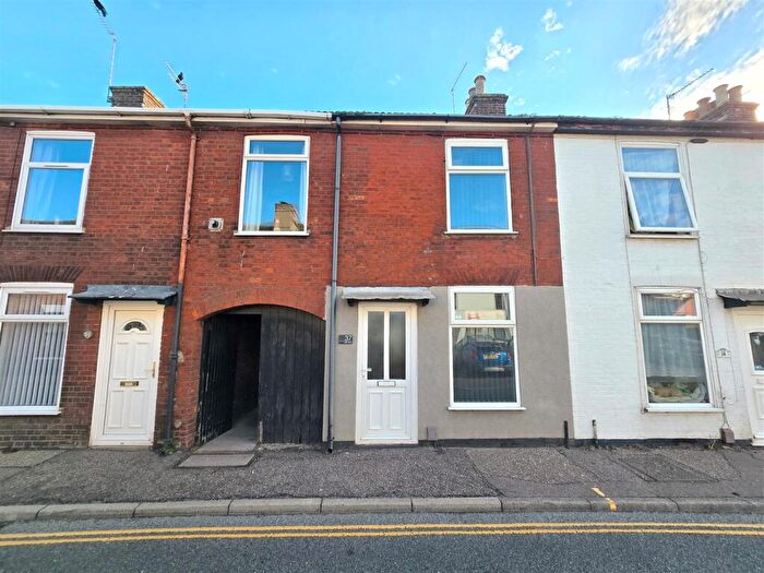 2 Bedroom Terraced House For Sale In High Street, Gorleston, NR31