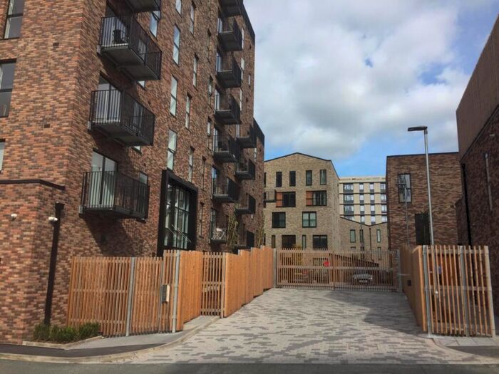 1 Bedroom Apartment To Rent In Lockgate Mews Manchester, M4