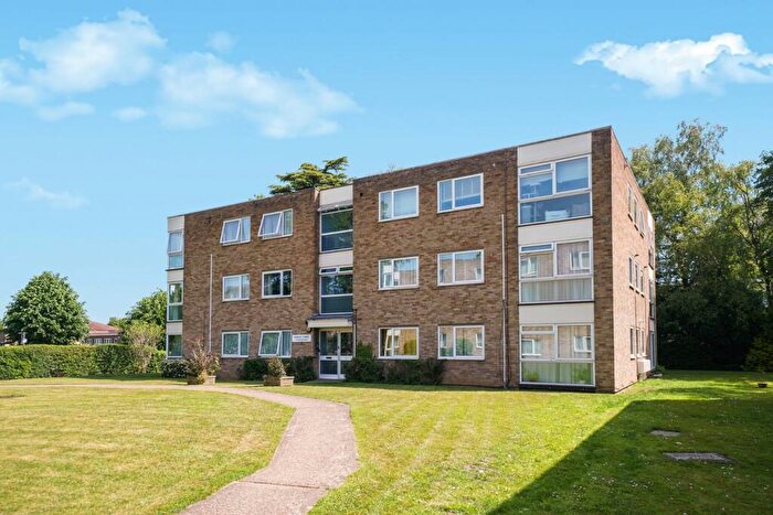 2 Bedroom Apartment For Sale In Warham Road, South Croydon, CR2