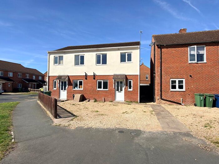 3 Bedroom Semi-Detached House For Sale In Northway Lane, Tewkesbury, GL20