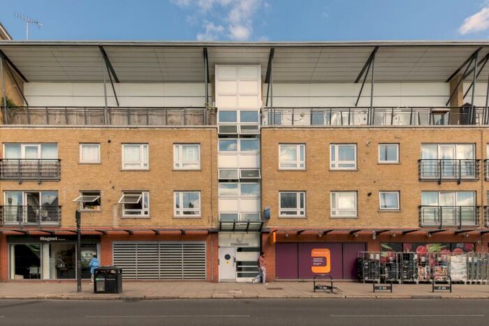2 Bedroom Apartment To Rent In Essex Road, London, N1