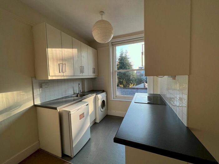 1 Bedroom Flat To Rent In Leopold Road, Ealing, W5