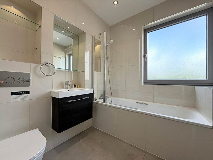 1 Bedroom Flat To Rent In High Road, Wembley, HA9
